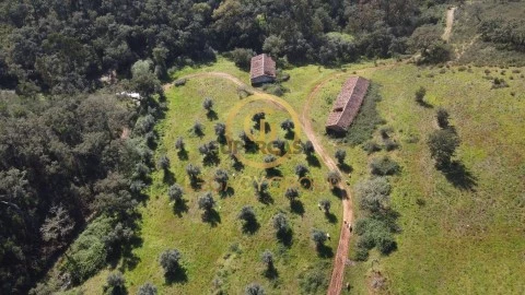 Casa Rústica T4 em São Salvador e Santa Maria, Odemira