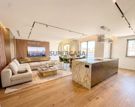 Apartamento T4 em Almancil, Loulé com Vídeo, Elevador