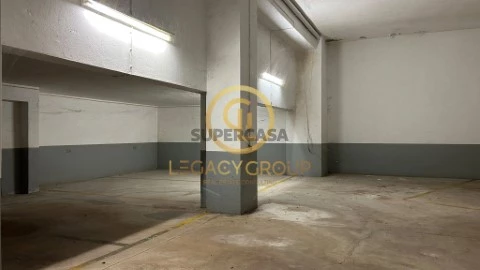 Garagem em Lagoa e Carvoeiro, Lagoa