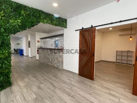 Comercial em Sines, Sines