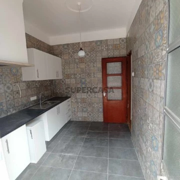Andar de Moradia T3 Duplex em Faro (Sé e São Pedro), Faro