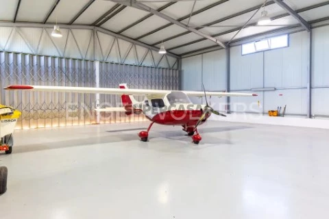 Herdade única com aeródromo privado