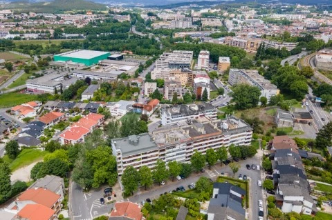 Apartamento T3 na Rua de Moçambique, Creixomil, Guimarães