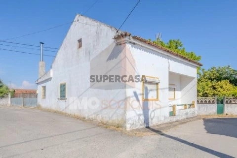 Moradia T3 em Almoster, Santarém