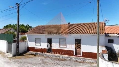 Moradia T3 em Almoster, Santarém