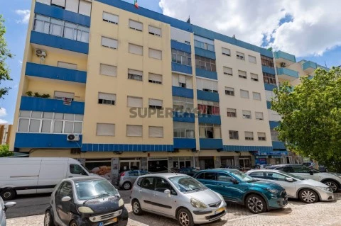 T3 no Bonfim | Localização Privilegiada no Coração de Setúbal