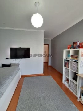 T3 com excelentes áreas, 2 varandas oportunidade com elevado potencial de ( 1)