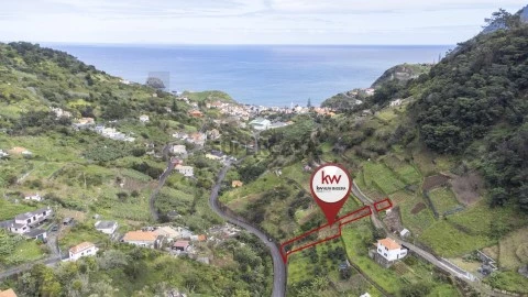 Terreno em Porto da Cruz, Machico