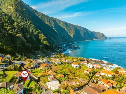 Terreno no Seixal, Porto Moniz