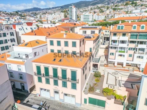 Apartamento T2 em São Roque, Funchal