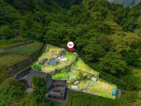 Terreno no Seixal, Porto Moniz