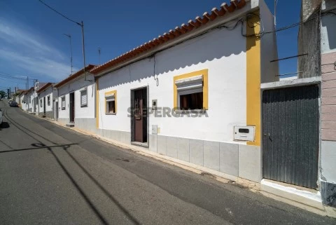 Moradia T5 em Nossa Senhora das Neves, Beja