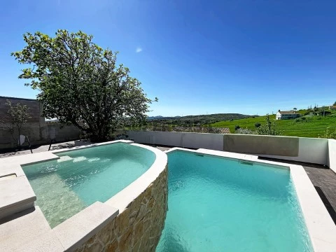 Moradia nova T3 com piscina, terraço e quintal em Santiago dos Velhos, Arruda dos Vinhos, Lisboa