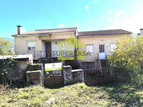 Moradia T4 em Serpins, Lousã