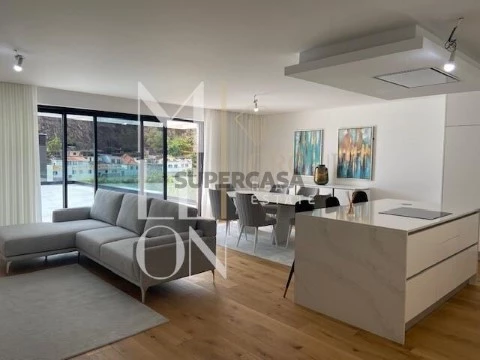 Apartamento T6 em São Martinho, Funchal
