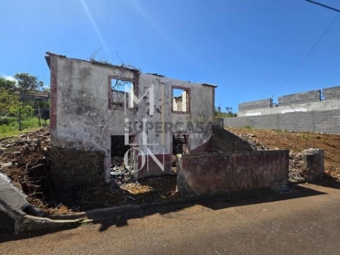 房子 3 卧室 在 Ponta do Pargo, Calheta (Madeira)