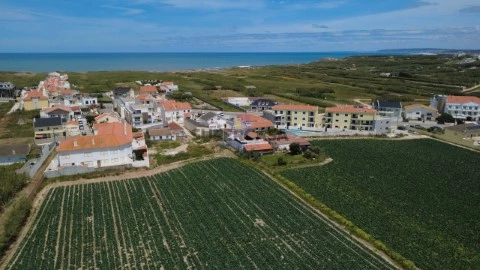 Terreno em Ferrel, Peniche