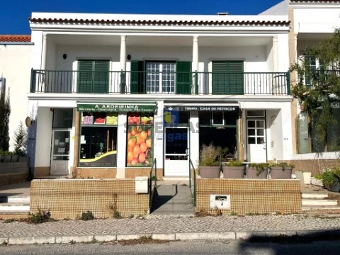 Prédio em Foz do Arelho, Caldas da Rainha