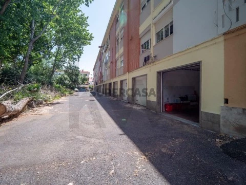 Garagem em Carcavelos e Parede, Cascais