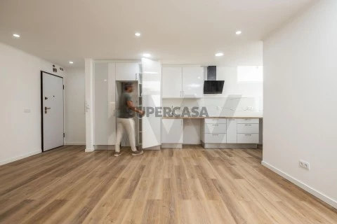 Apartamento T2 em Odivelas, Odivelas