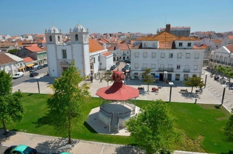 Prédio em Montijo e Afonsoeiro, Montijo