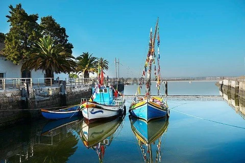 Prédio em Montijo e Afonsoeiro, Montijo