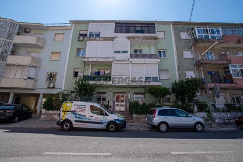 Apartamento T3 em Póvoa de Santo Adrião e Olival Basto, Odivelas