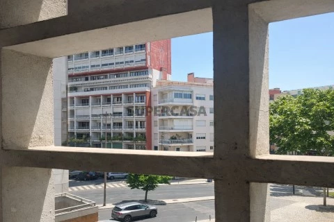 Apartamento T2 +1 Duplex em Alvalade, Lisboa - Oportunidade Única