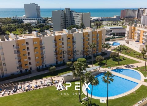 Apartamento T3 na Avenida Tivoli, Quarteira, Loulé com De luxo, Piscina