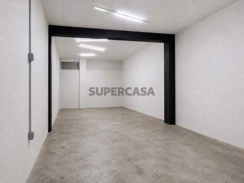 Garagem em Vila Verde e Barbudo, Vila Verde