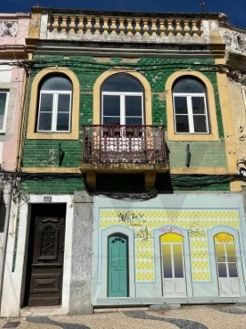 Prédio em Montijo e Afonsoeiro, Montijo