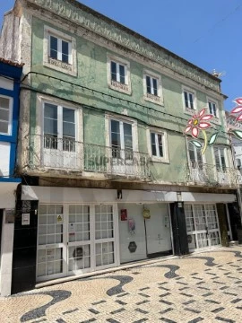 Prédio em Montijo e Afonsoeiro, Montijo