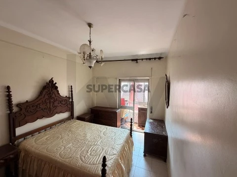 Apartamento T2 em Baixa da Banheira e Vale da Amoreira, Moita