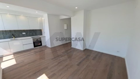 Apartamento T3 em Venteira, Amadora