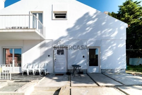 Building in Carregado e Cadafais, Alenquer