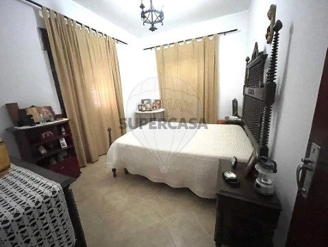 Moradia T7 em Salvador e Santa Maria da Feira, Beja