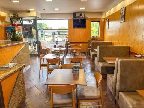 Café / Snack Bar em Paredes, Paredes