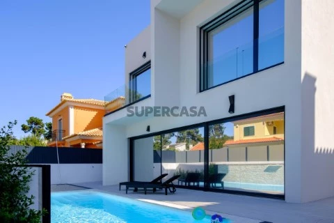 Moradia T4 Venda em Charneca de Caparica e Sobreda,Almada