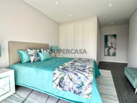 DISPONÍVEIS: 4 APARTAMENTOS T3 NOVOS EM OLHÃO