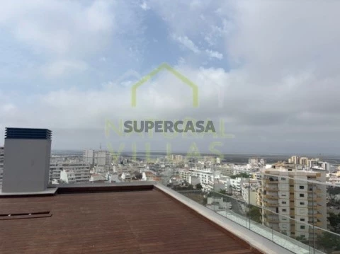 Apartamento T4 na Avenida Calouste Gulbenkian, Faro (Sé e São Pedro), Faro