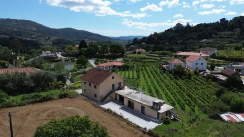 Moradia T2+T3 em Labruja, Caminho Português de Santiago (350 m) - Ponte de Lima