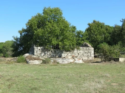Quinta T0 em Paranhos, Seia