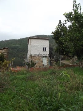 Casa Antiga T0 em Vide e Cabeça, Seia