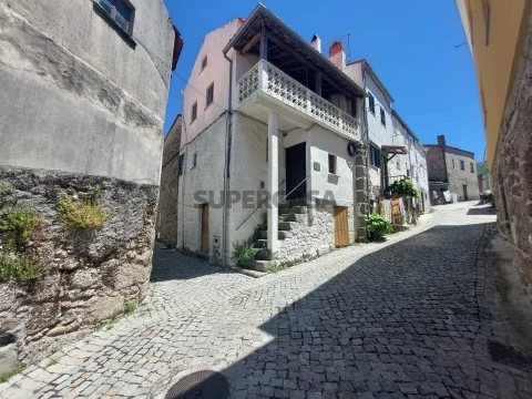 Casa Antiga T2 em Sabugueiro, Seia