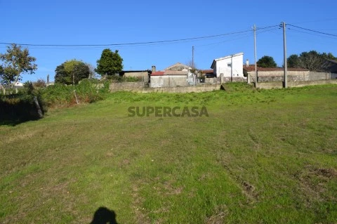 Terreno em Mazedo e Cortes, Monção
