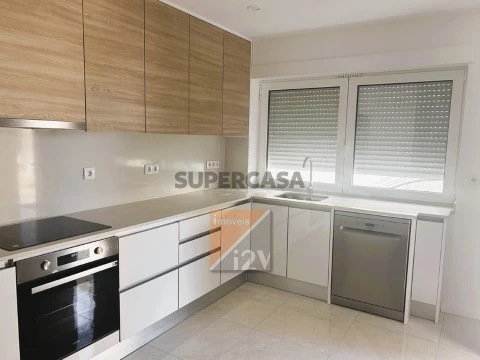 Apartamento T3 Totalmente Renovado | A 5 Minutos da Avenida Marquês de Pombal - Leiria