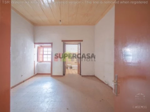 Apartamento T9 em Salvador e Santa Maria da Feira, Beja