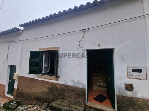 Casa de 2 Pisos em Idanha a Nova Renovada e Habitavel