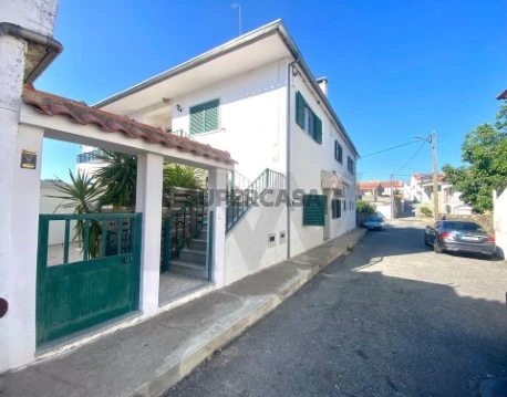 Prédio em Propriedade Total - Comércio e Habitação - Centro da Orca, Fundão