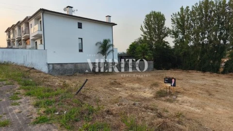 Terreno em Parada de Gatim, Vila Verde